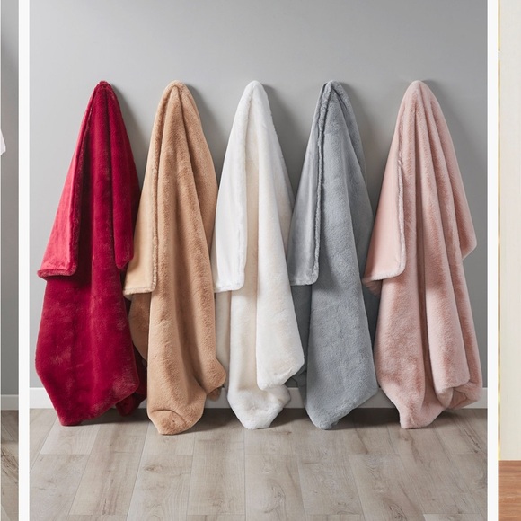 Charter Club
Plush Faux Fur Throw, 50" x 60", - Picture 3 of 5